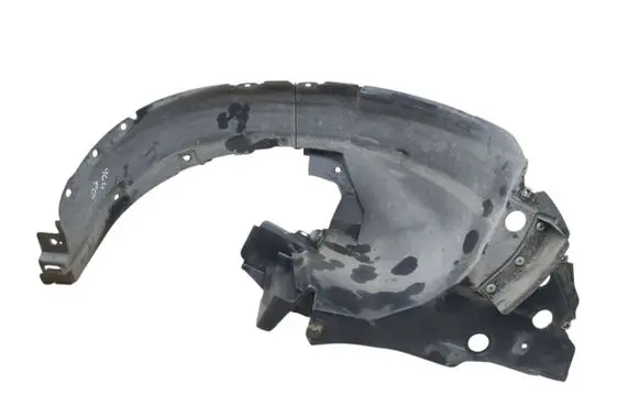 Front wheel arch liner splash guards