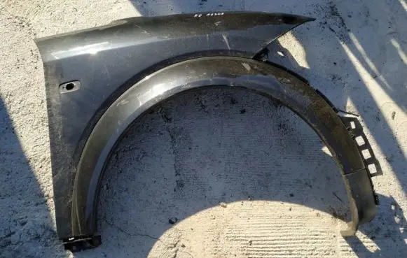 Audi A2 Fender juodos
