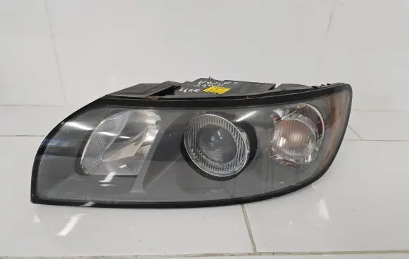 Volvo V50 Headlight/headlamp 30698885 0301198203