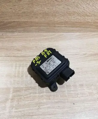 Audi A4 S4 B5 8D Air flap motor/actuator 0132801122