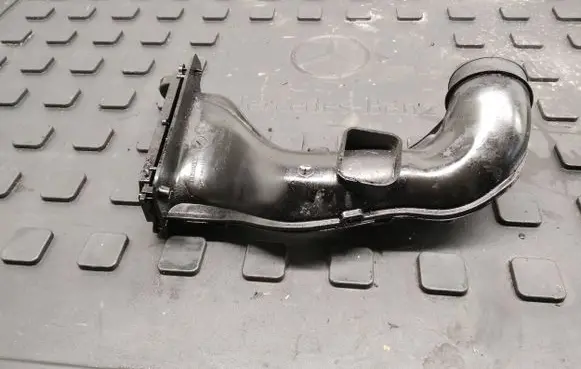 Mercedes-Benz Citan W415 Air intake duct part 8200612287