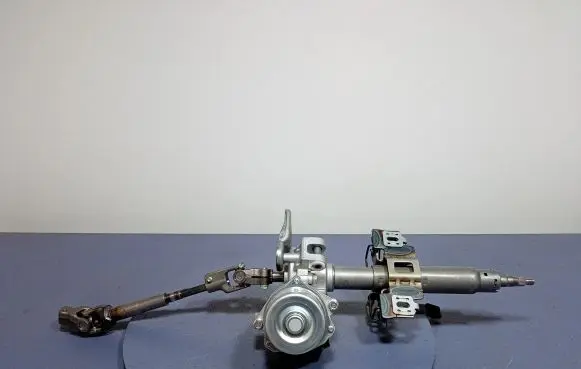 Suzuki Swift III Steering wheel axle 31390-53R00