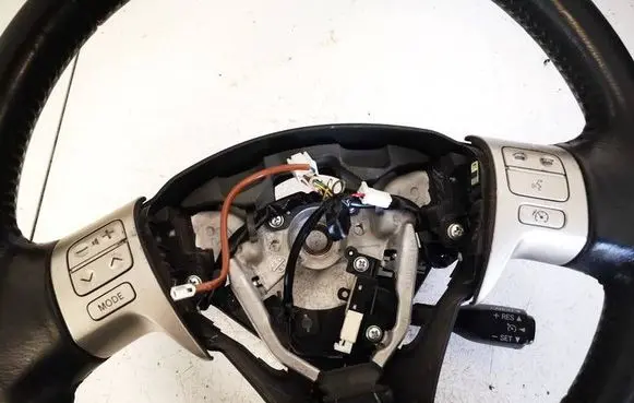 Toyota Auris 150 Steering wheel buttons/switches