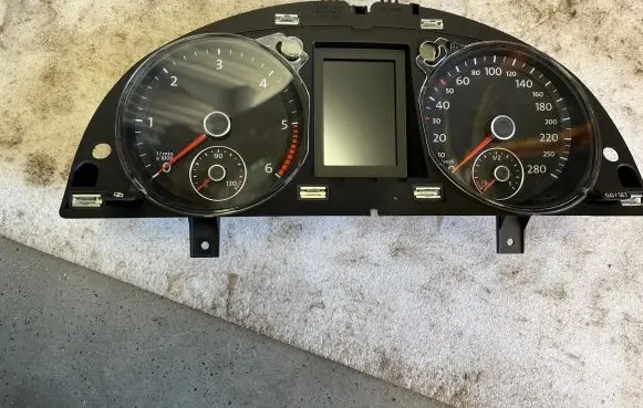 Volkswagen PASSAT CC Speedometer (instrument cluster) 3C8920870 3C8920870A