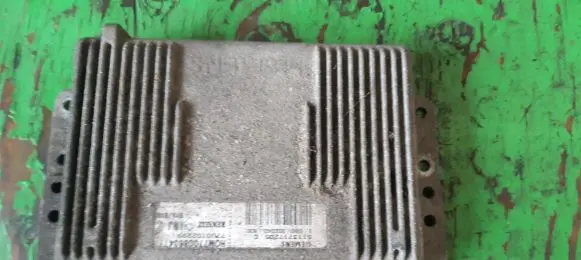 Renault Laguna I Engine control unit/module ECU S113717205C