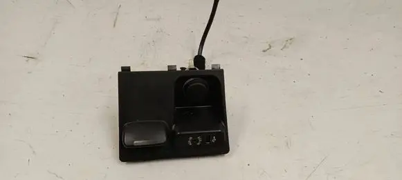 BMW X5 F15 USB socket connector 9252108