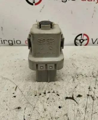 KIA Sorento Glow plug pre-heat relay 368302F050 R41GEB47