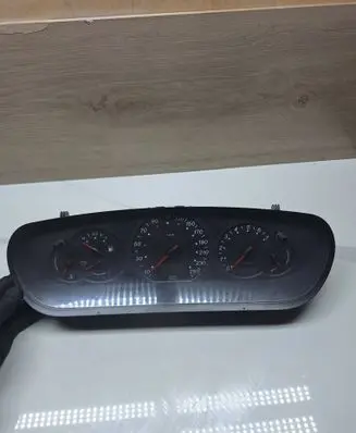 Speedometer (instrument cluster)