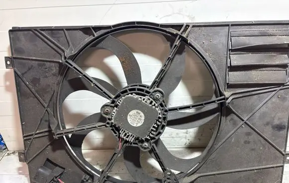 Seat Leon (1P) Electric radiator cooling fan 1K0959455EF 1K0121203AG 7726030401