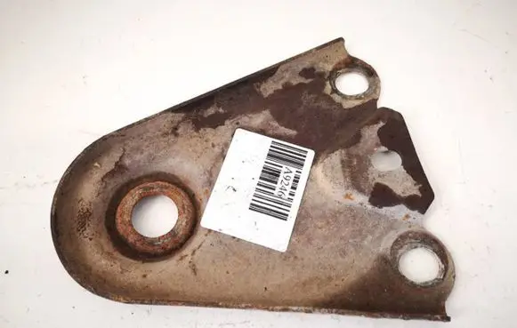 Volvo S80 Engine mounting bracket
