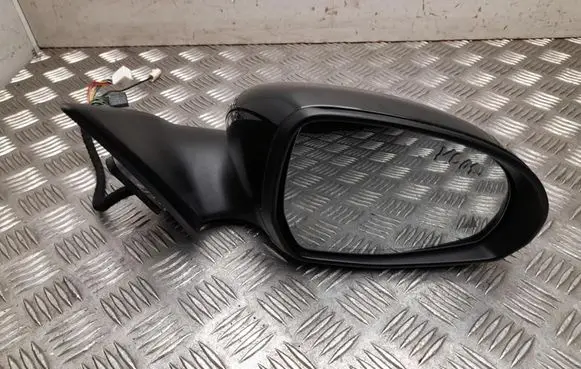 Mercedes-Benz C W206 Front door electric wing mirror E1041583