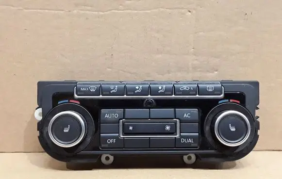 Volkswagen Tiguan Climate control unit 5K0907044EA