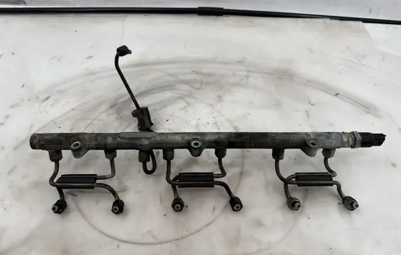 Fuel main line pipe