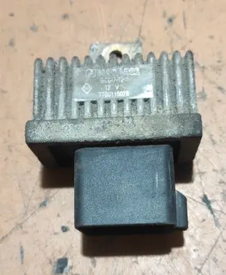 Renault Laguna II Glow plug pre-heat relay BED712 7700115078