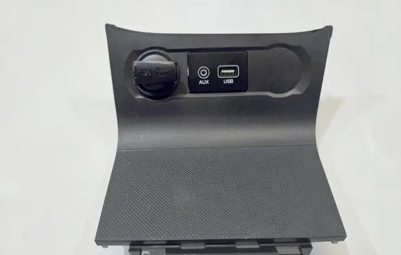 Hyundai i20 (GB IB) USB socket connector 