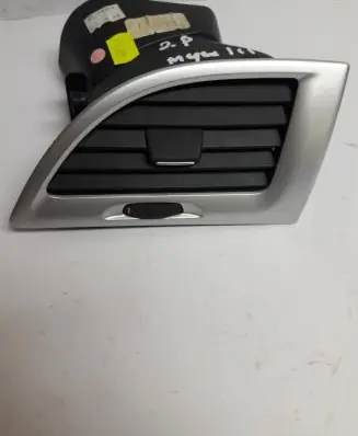 Renault Megane III Dashboard side air vent grill/cover trim CG00008