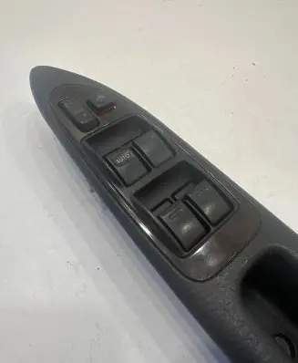 Toyota Avensis T220 Electric window control switch 742320500B0