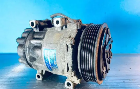 Volvo V50 Air conditioning (A/C) compressor (pump) 3M5H19D629HE