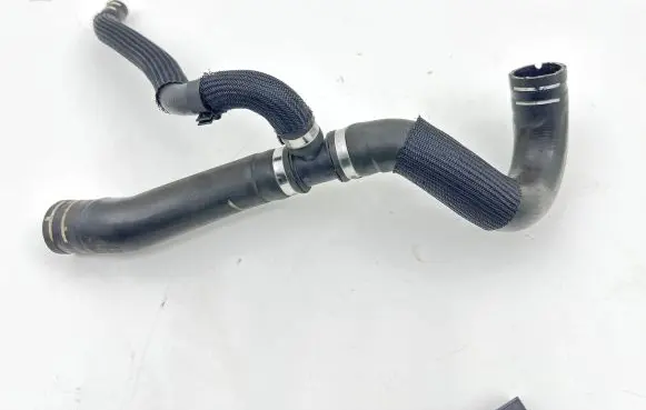 Maserati Ghibli Engine coolant pipe/hose 670001321 D2878G2037