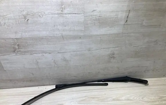 Audi A5 Front wiper blade arm 8W1955407