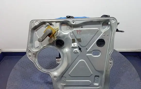 Volkswagen Transporter - Caravelle T5 Front door window regulator with motor 7H0837730F