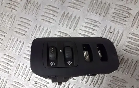 Renault Megane II Wing mirror switch 8200079020