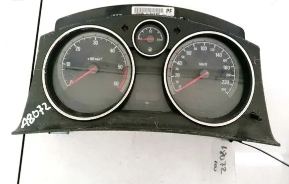 Opel Zafira B Speedometer (instrument cluster) 110080261050