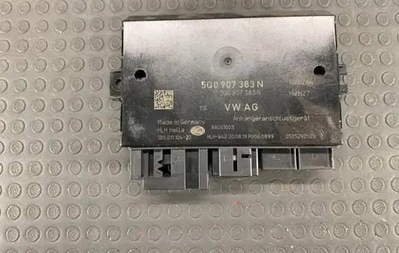 Volkswagen PASSAT B8 Tow bar trailer control unit/module 5Q0907383N