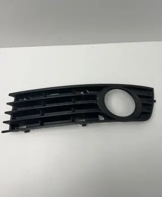 Audi A4 S4 B5 8D Front bumper lower grill 8E0807681A 001011184051