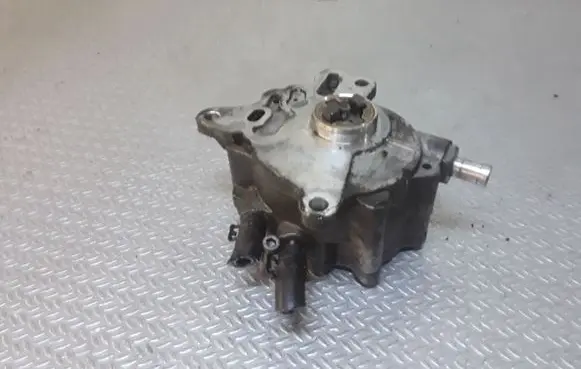 Audi A4 S4 B7 8E 8H Vacuum pump 03G145209