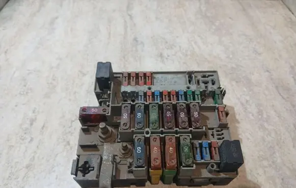 Peugeot 406 Fuse box set 9628024480