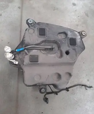 BMW 5 G30 G31 G38 AdBlue liquid reservoir 7391919 182650450