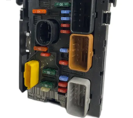 Peugeot 207 Fuse box set 9661708180 L10