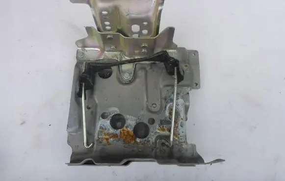 Nissan Qashqai Battery box tray 