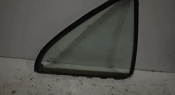 Rear vent window glass