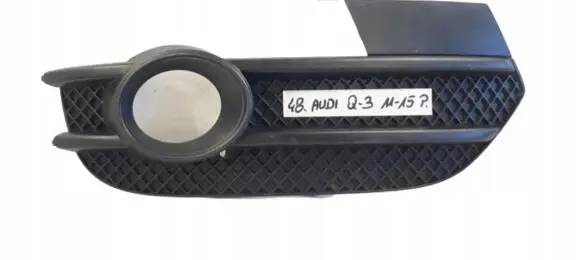 Audi Q3 8U Front bumper lower grill 8U0807682