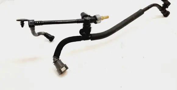 Volvo V50 Fuel main line pipe 085427