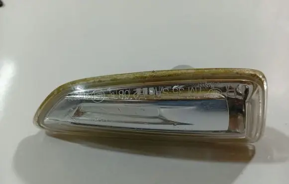 Opel Astra J Front fender indicator light 13273104