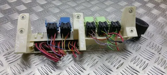 BMW X5 E53 Fuse module 61138383720