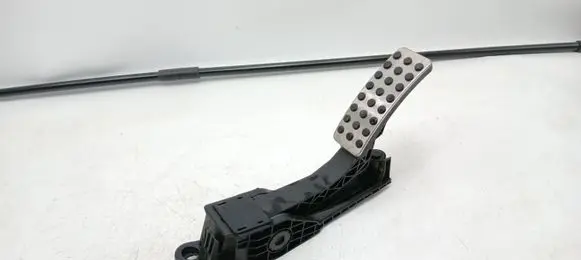 Mercedes-Benz ML W164 Accelerator throttle pedal A1643000104