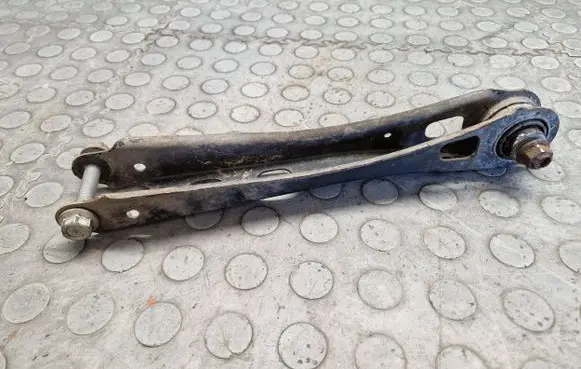 Rear control arm