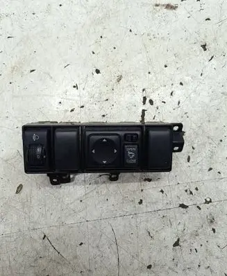 Nissan Navara D40 Other switches/knobs/shifts 68492EB300 5X04D82B3