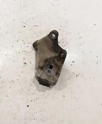 Volvo XC90 Engine mounting bracket 08649262