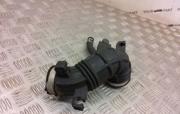 Suzuki SX4 S-Cross Air intake hose/pipe 90412383