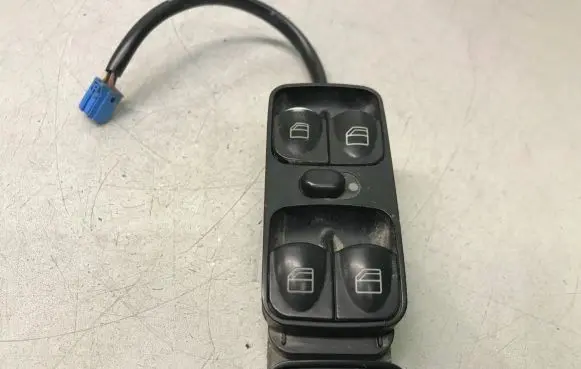Mercedes-Benz C W203 Electric window control switch