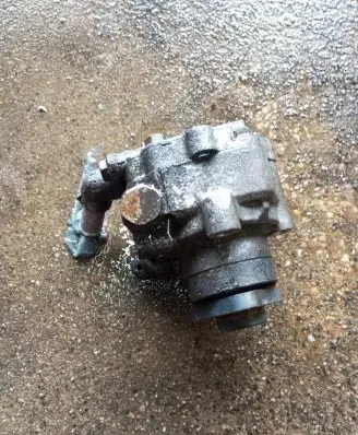 Volkswagen Amarok Power steering pump 7E0422154E