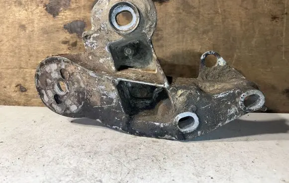 Audi A6 S6 C6 4F Engine mounting bracket 4F0199351H