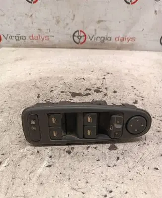Citroen C4 I Picasso Electric window control switch 96639382ZD 140208 029942259