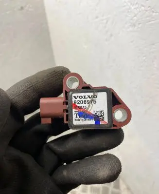 Volvo V50 Airbag deployment crash/impact sensor 9206975 8906075