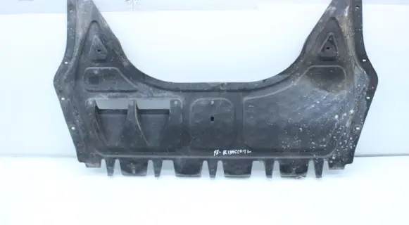 Volkswagen Scirocco Engine splash shield/under tray